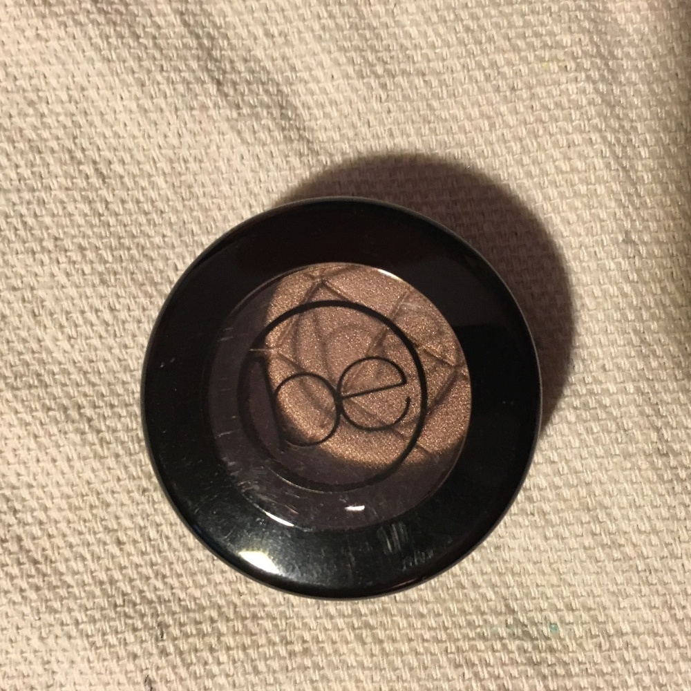 NWOT BeautiControl mineral shadow Truffle .04oz - Picture 2 of 2